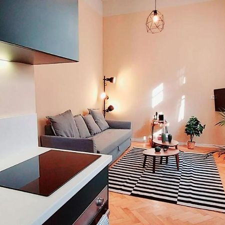 A+ Budapest Downtown Apartments Akacfa Εξωτερικό φωτογραφία