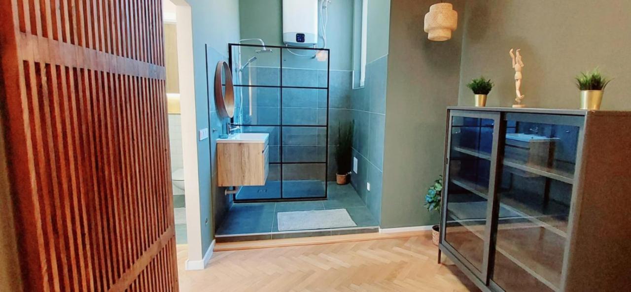 A+ Budapest Downtown Apartments Akacfa Εξωτερικό φωτογραφία